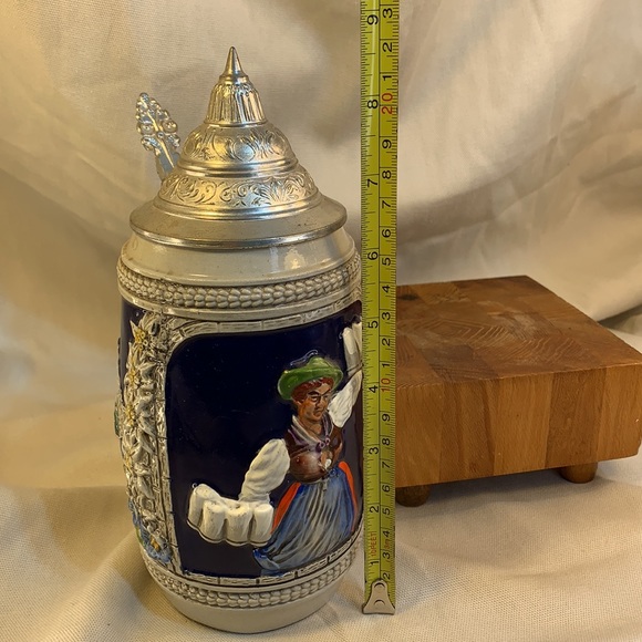 Handmade vintage beer/beir stein w/lid in EC - Picture 14 of 16
